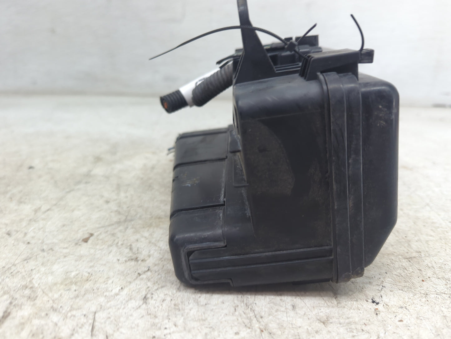 2000 Honda Accord Fusebox Fuse Box Panel Relay Module P/N:SB4-A3 Fits OEM Used Auto Parts - Oemusedautoparts1.com