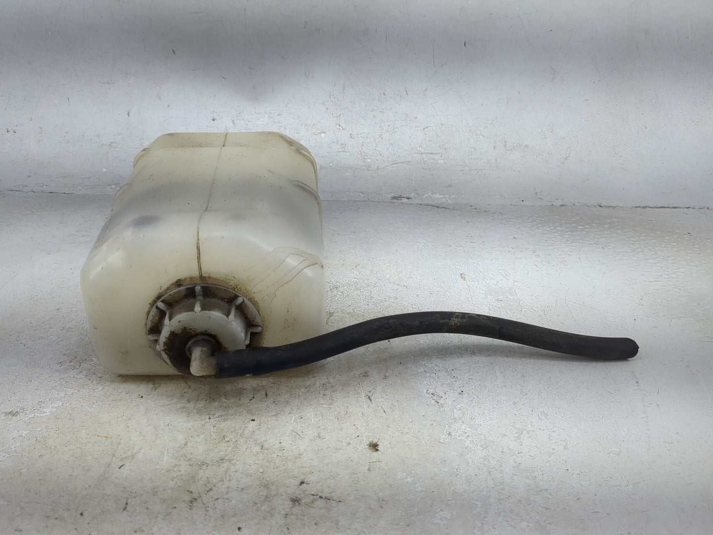1998-2002 Honda Accord Radiator Coolant Overflow Expansion Tank Bottle 1494374 - Oemusedautoparts1.com