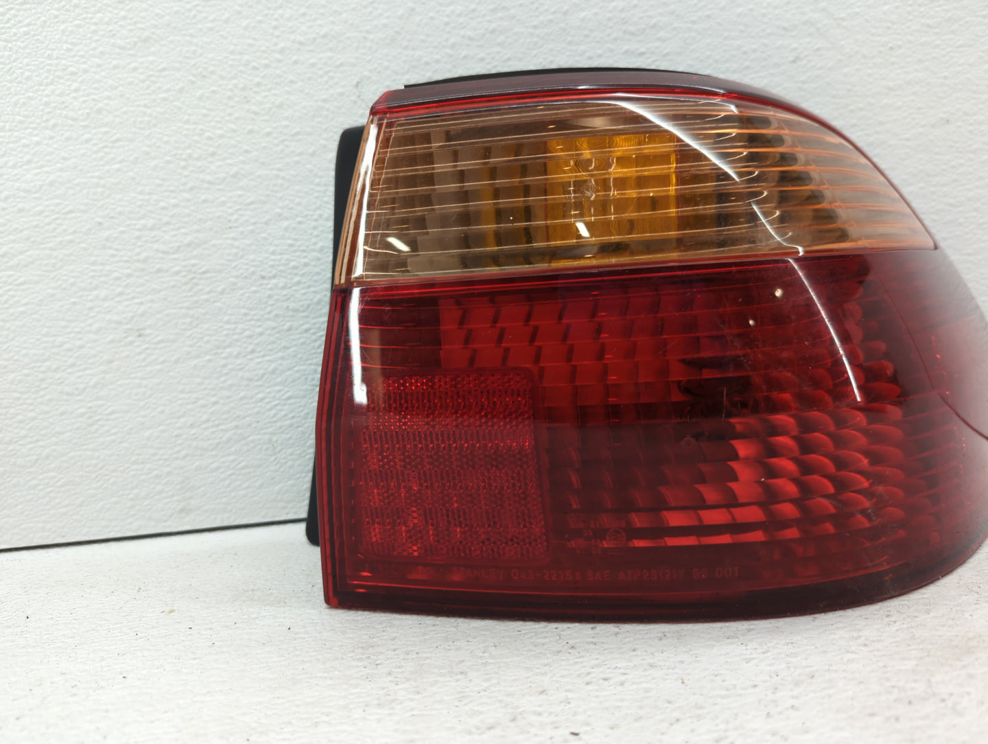 1998-2000 Honda Accord Tail Light Assembly Passenger Right OEM P/N:2VA 938 864 Fits Fits 1998 1999 2000 OEM Used Auto Parts 