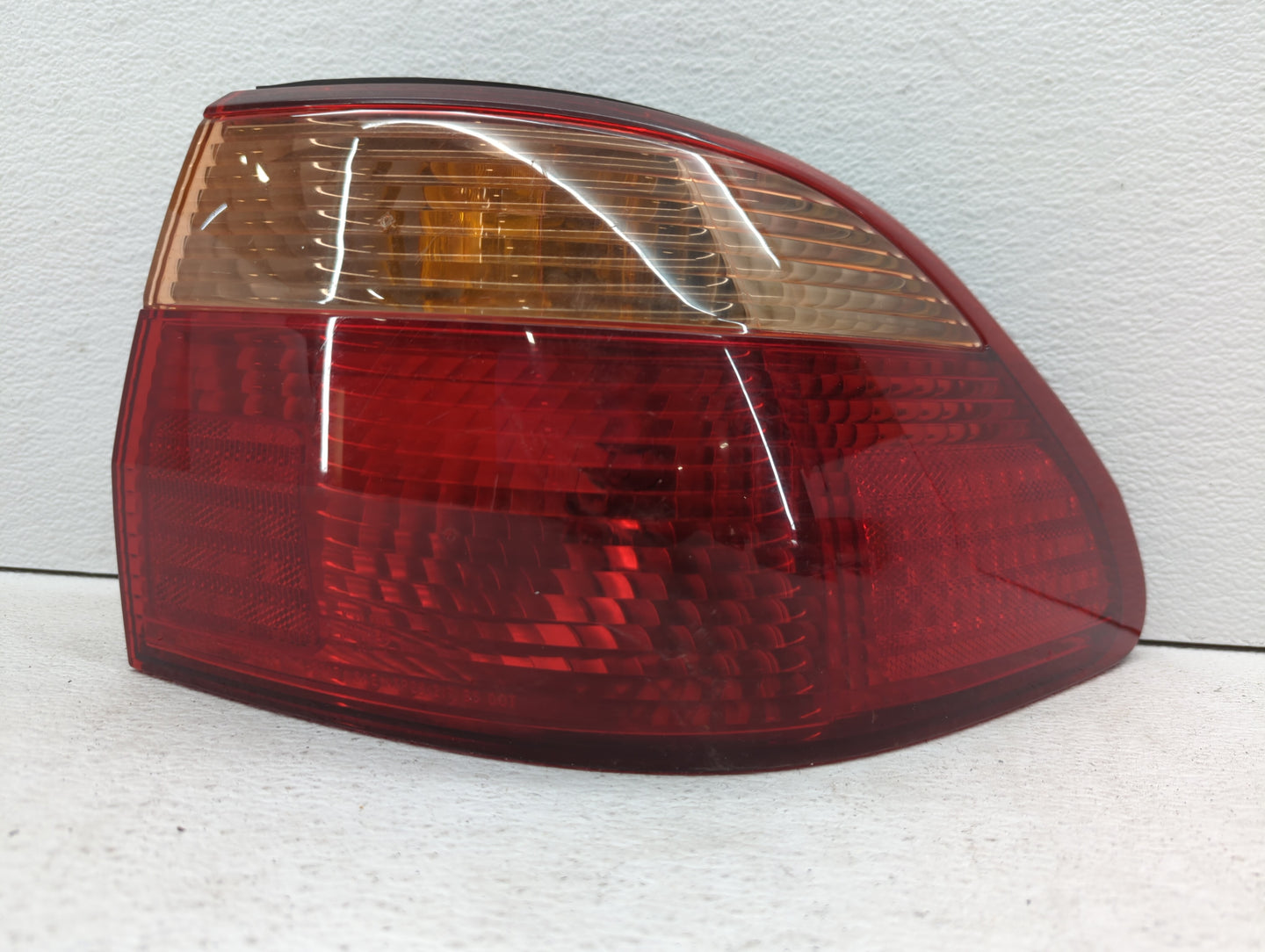 1998-2000 Honda Accord Tail Light Assembly Passenger Right OEM P/N:2VA 938 864 Fits Fits 1998 1999 2000 OEM Used Auto Parts 