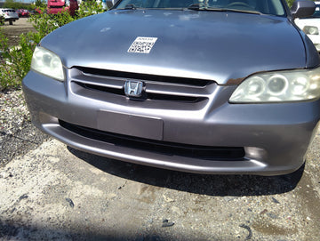 2000 Honda Accord Front Grille Bumper Not Included - Oemusedautoparts1.com