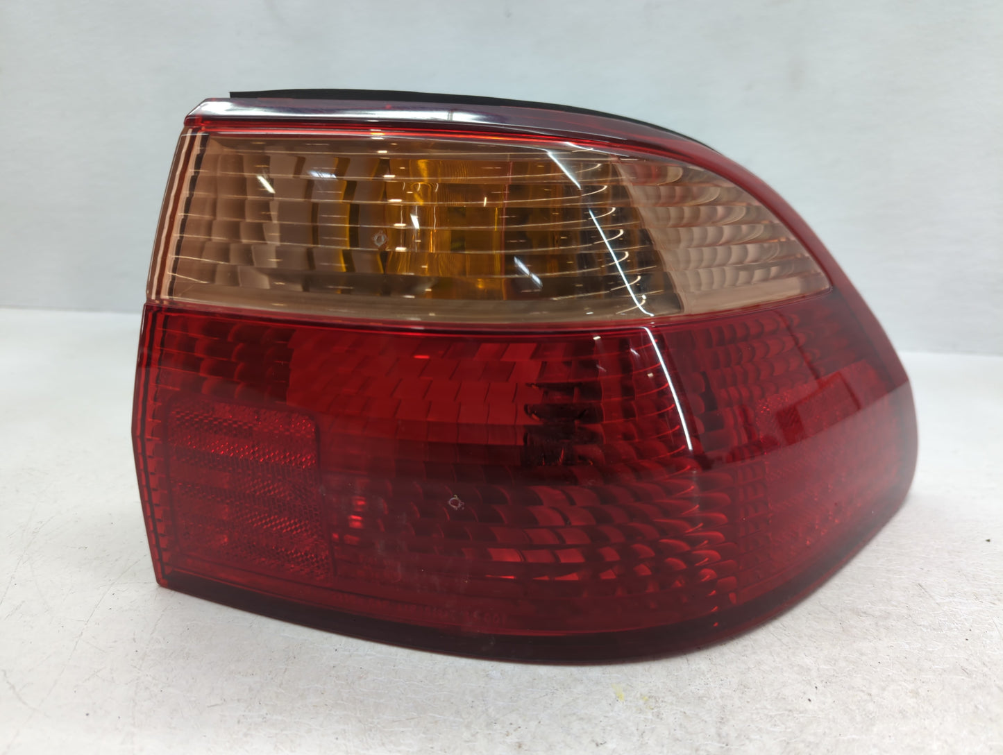 1998-2000 Honda Accord Tail Light Assembly Passenger Right OEM P/N:2VA 938 864 Fits Fits 1998 1999 2000 OEM Used Auto Parts 