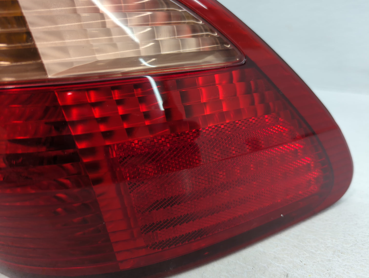 1998-2000 Honda Accord Tail Light Assembly Passenger Right OEM P/N:2VA 938 864 Fits Fits 1998 1999 2000 OEM Used Auto Parts 