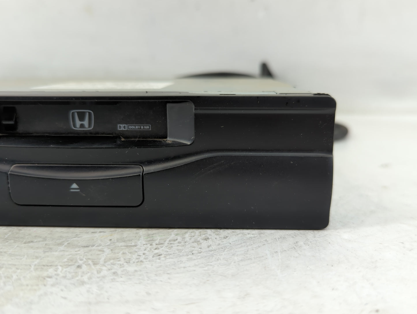 1998-2002 Honda Accord Radio AM FM Cd Player Receiver Replacement P/N:08A03-5B1-050 Fits OEM Used Auto Parts - Oemusedautopa