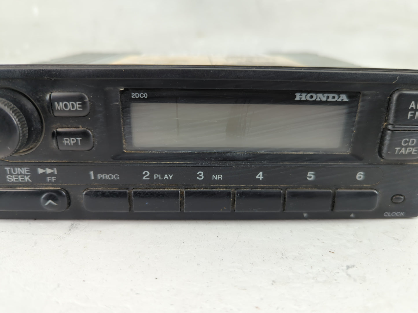 1999-2000 Honda Civic Radio AM FM Cd Player Receiver Replacement P/N:39100-S01-A210-M1 Fits Fits 1999 2000 OEM Used Auto Par