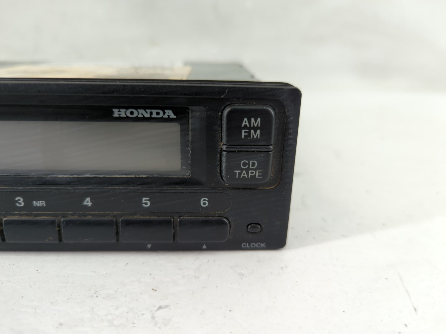 1999-2000 Honda Civic Radio AM FM Cd Player Receiver Replacement P/N:39100-S01-A210-M1 Fits Fits 1999 2000 OEM Used Auto Par