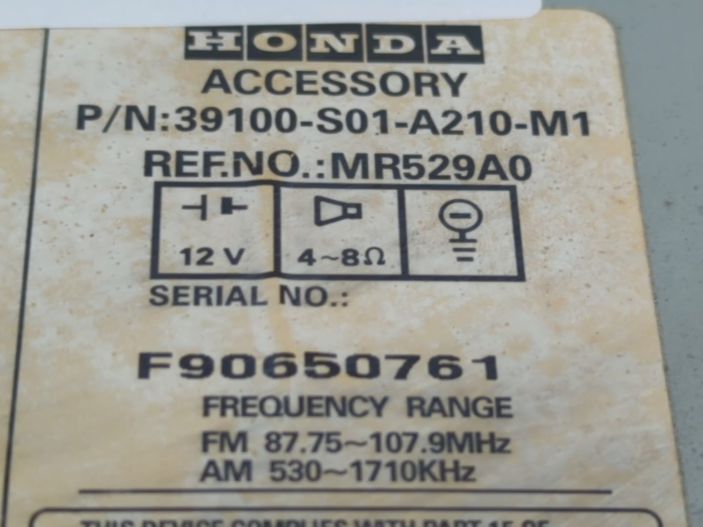1999-2000 Honda Civic Radio AM FM Cd Player Receiver Replacement P/N:39100-S01-A210-M1 Fits Fits 1999 2000 OEM Used Auto Par