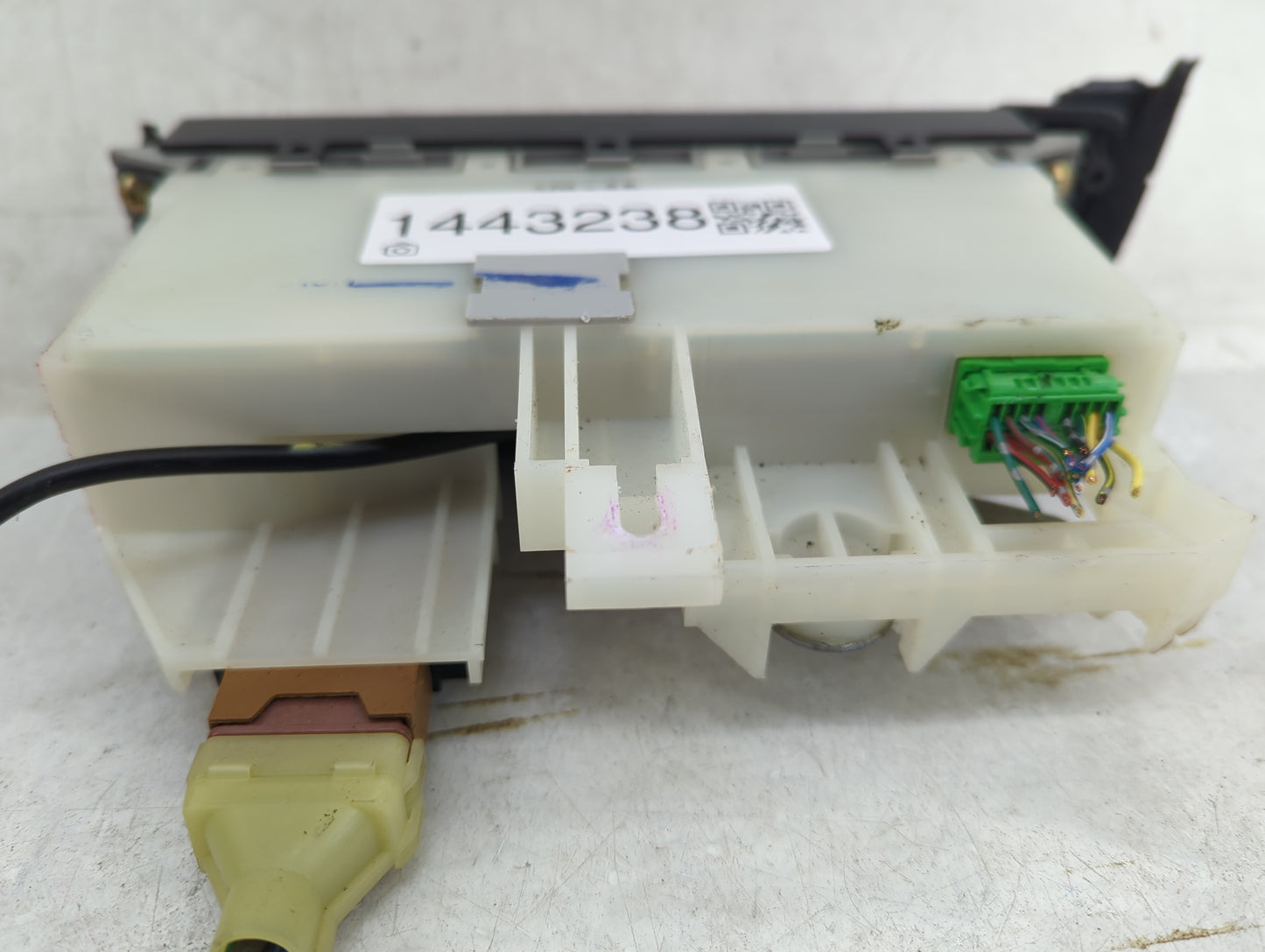 1999-2000 Honda Civic Climate Control Module Temperature AC/Heater Replacement Fits Fits 1999 2000 OEM Used Auto Parts - Oem