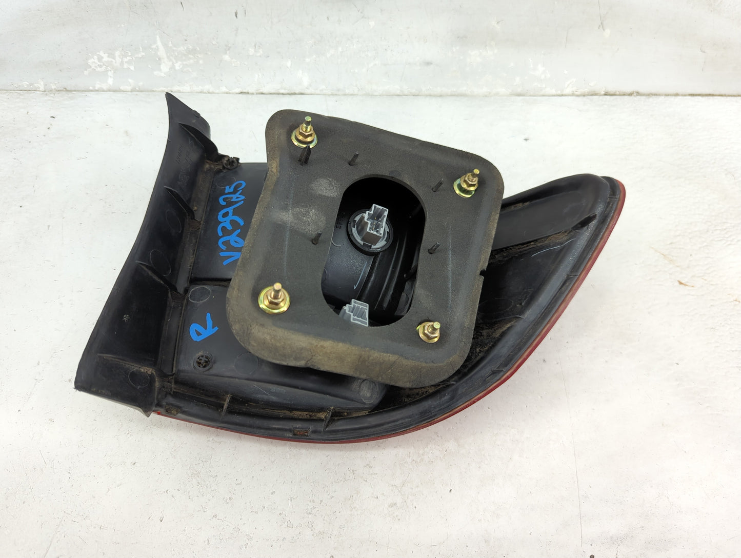 1999-2000 Honda Civic Tail Light Assembly Passenger Right OEM P/N:7443 21/5W Fits Fits 1999 2000 OEM Used Auto Parts - Oemus