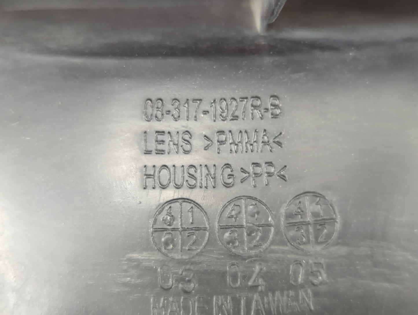 1999-2000 Honda Civic Tail Light Assembly Driver Left OEM P/N:08-317-1927R Fits Fits 1999 2000 OEM Used Auto Parts - Oemused