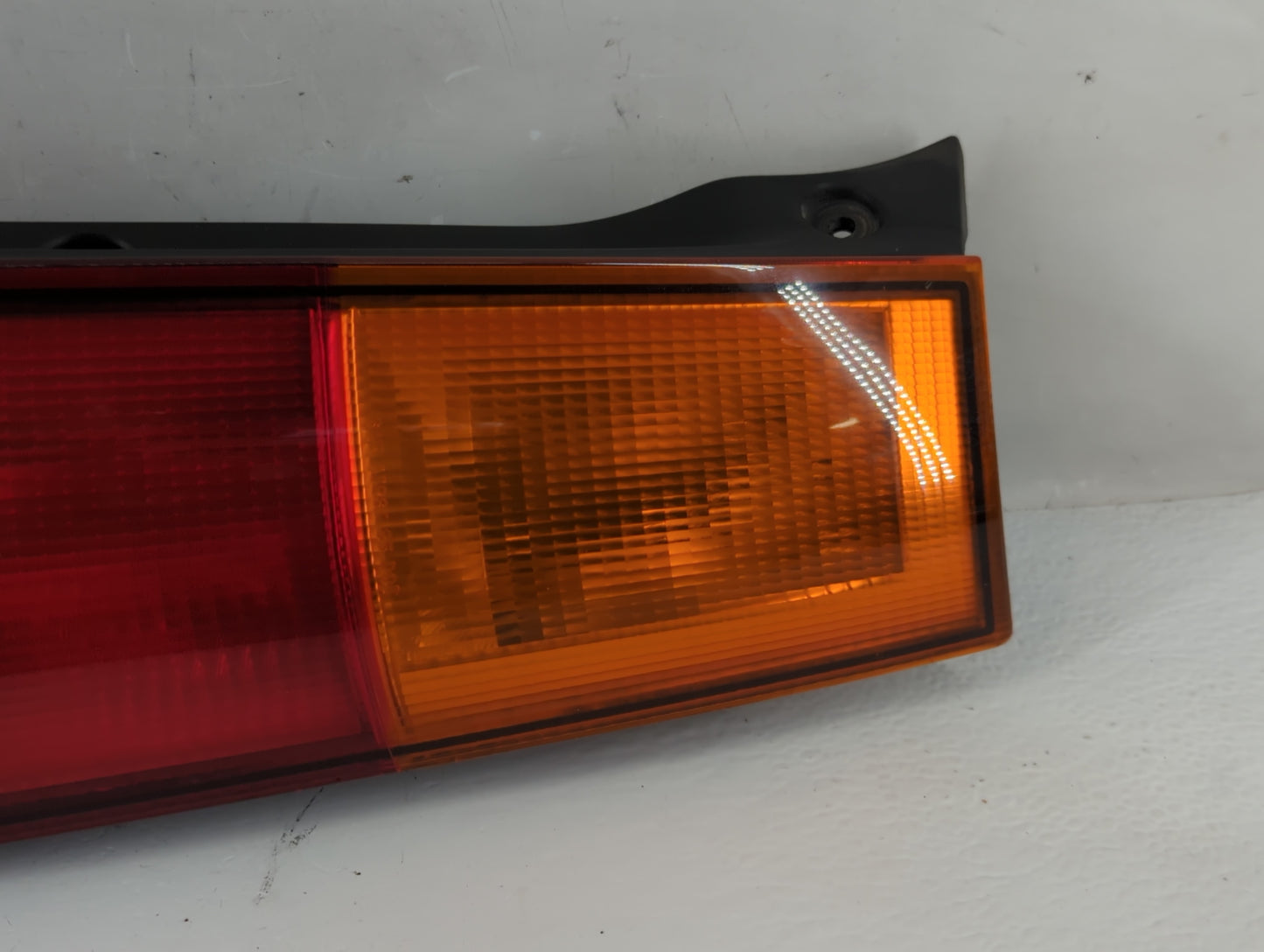 1997-2001 Honda Cr-V Tail Light Assembly Passenger Right OEM P/N:043-2200 Fits Fits 1997 1998 1999 2000 2001 OEM Used Auto P