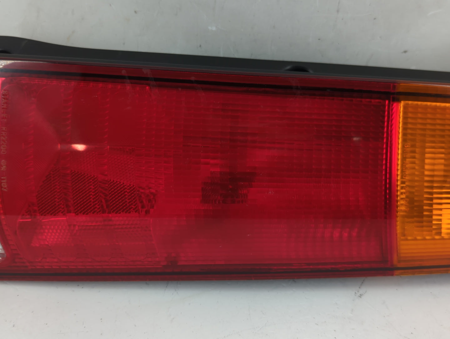 2000 Honda Cr-V Tail Light Assembly Passenger Right OEM P/N:043-2200 Fits OEM Used Auto Parts - Oemusedautoparts1.com