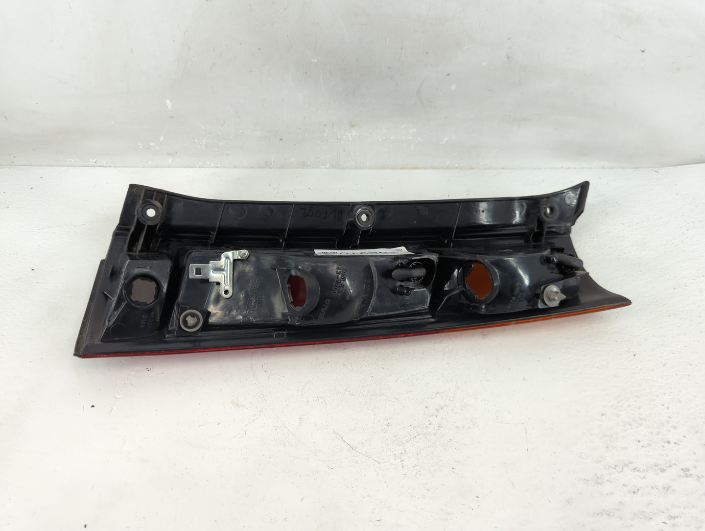 2000 Honda Cr-V Tail Light Assembly Driver Left OEM P/N:043-2200 Fits OEM Used Auto Parts - Oemusedautoparts1.com