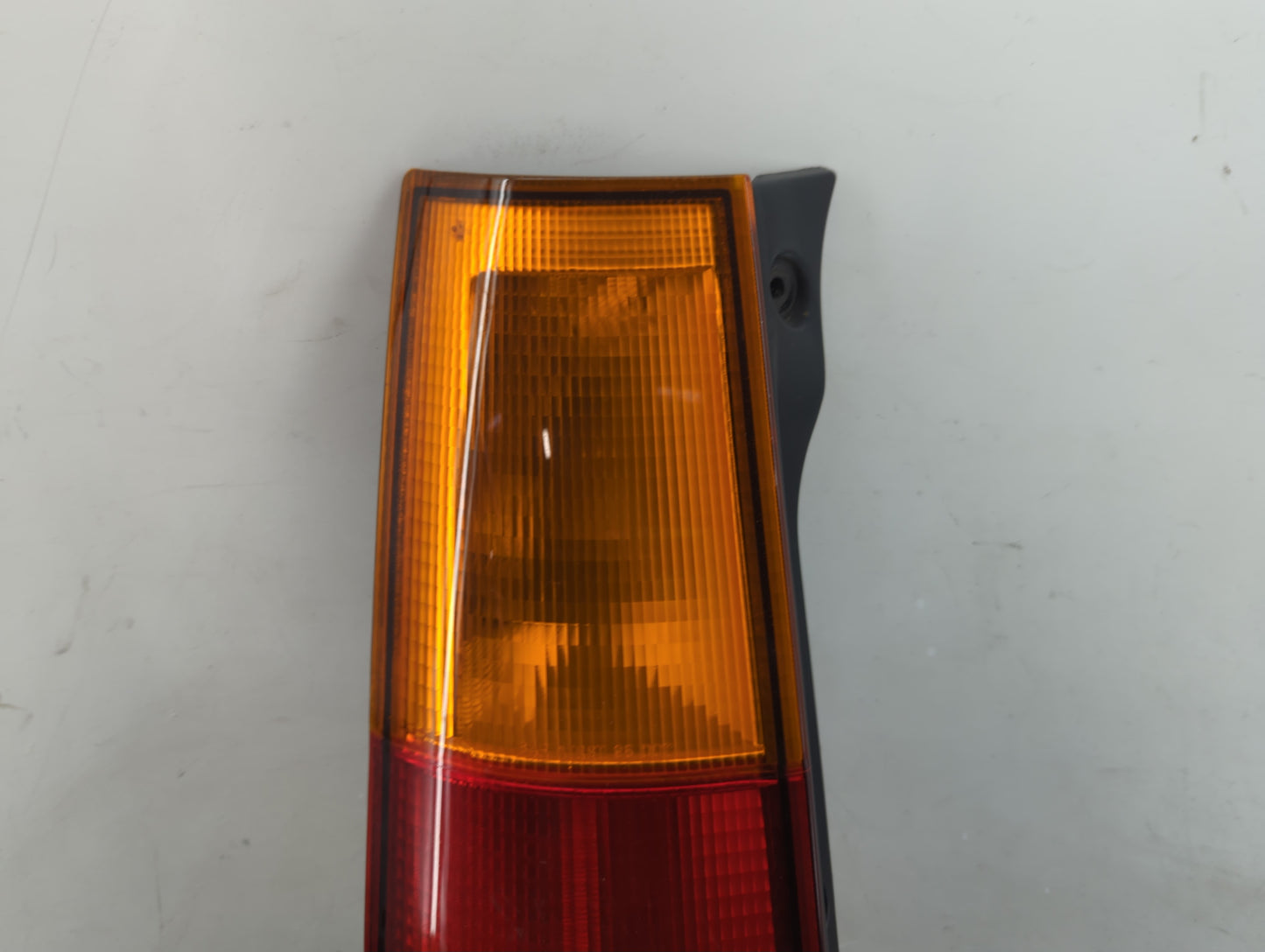 1997-2001 Honda Cr-V Tail Light Assembly Driver Left OEM P/N:043-2200 Fits Fits 1997 1998 1999 2000 2001 OEM Used Auto Parts