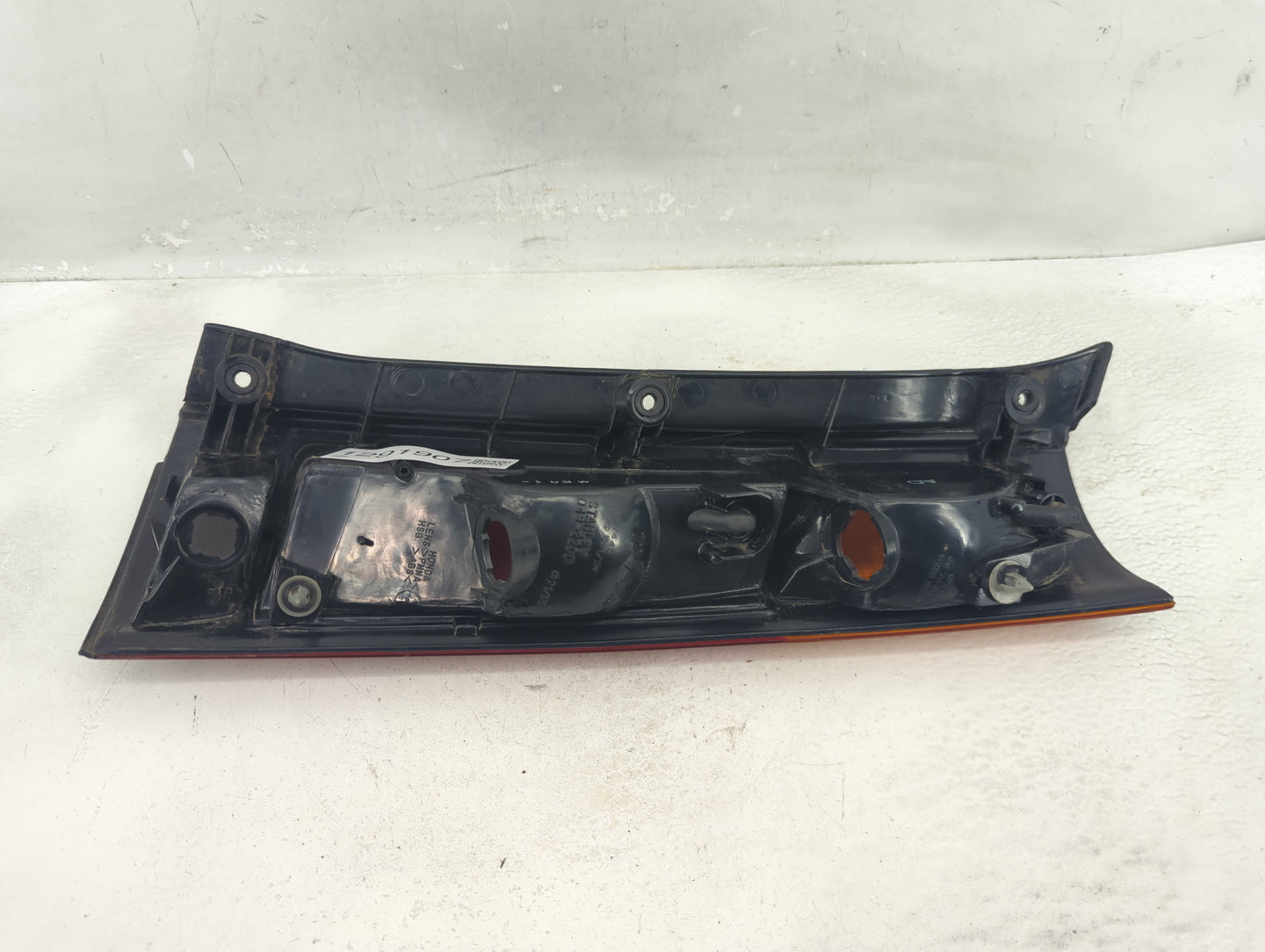 1997-2001 Honda Cr-V Tail Light Assembly Driver Left OEM P/N:043-2200 Fits Fits 1997 1998 1999 2000 2001 OEM Used Auto Parts