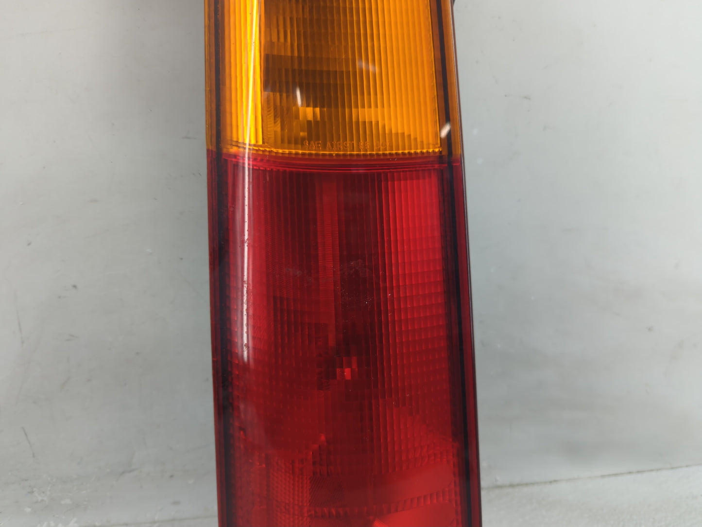 2000 Honda Cr-V Tail Light Assembly Driver Left OEM P/N:043-2200 Fits OEM Used Auto Parts - Oemusedautoparts1.com