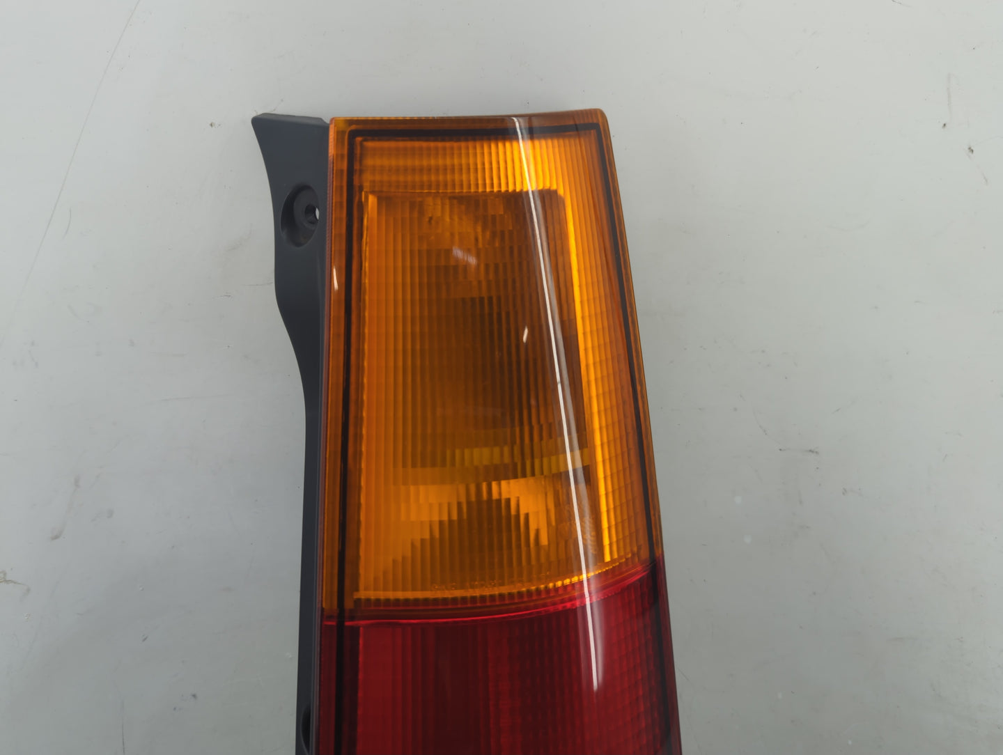 2000 Honda Cr-V Tail Light Assembly Passenger Right OEM P/N:043-2200 Fits OEM Used Auto Parts - Oemusedautoparts1.com