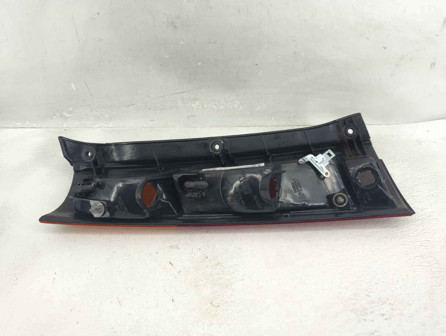 2000 Honda Cr-V Tail Light Assembly Passenger Right OEM P/N:043-2200 Fits OEM Used Auto Parts - Oemusedautoparts1.com