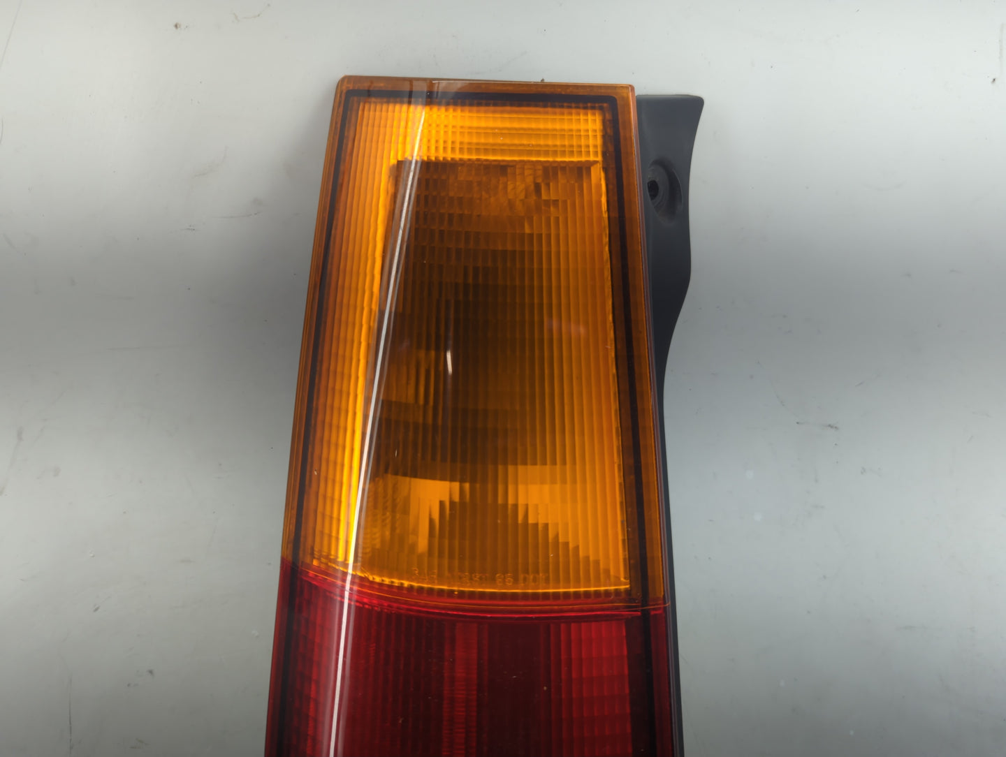 1997-2001 Honda Cr-V Tail Light Assembly Driver Left OEM P/N:043-2200 Fits Fits 1997 1998 1999 2000 2001 OEM Used Auto Parts