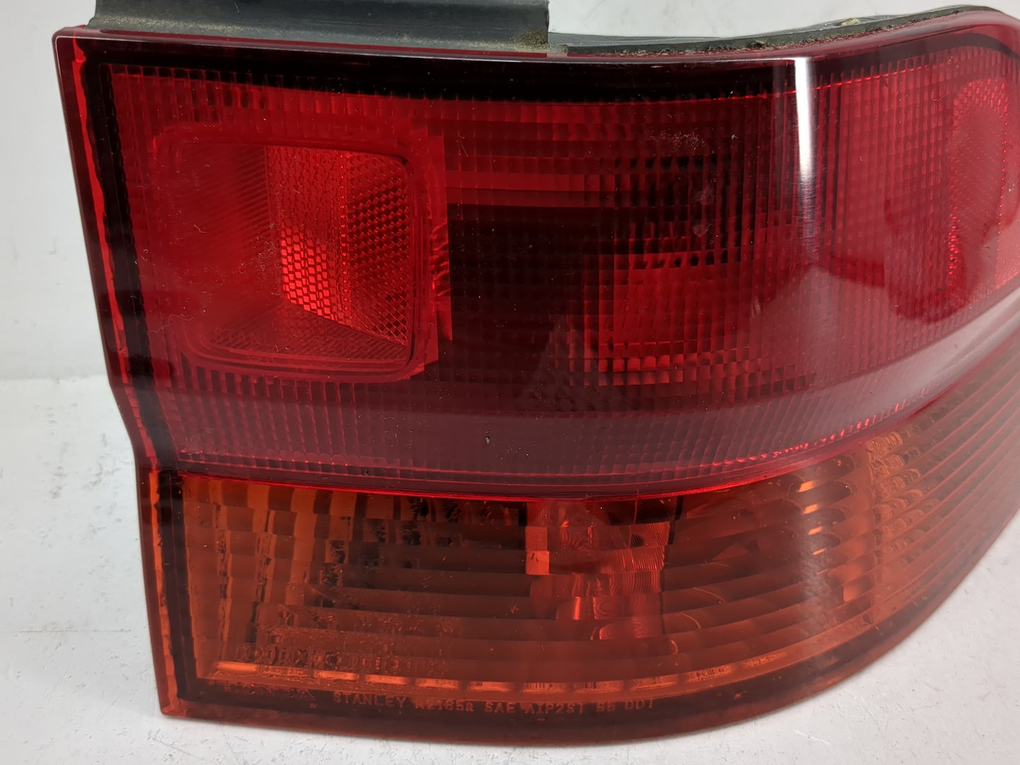 1999-2001 Honda Odyssey Tail Light Assembly Passenger Right OEM Fits Fits 1999 2000 2001 OEM Used Auto Parts - Oemusedautopa