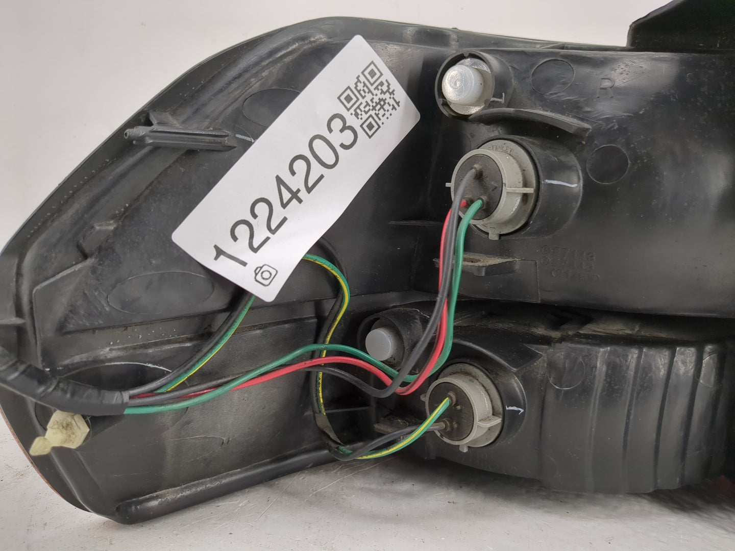 1999-2001 Honda Odyssey Tail Light Assembly Passenger Right OEM Fits Fits 1999 2000 2001 OEM Used Auto Parts - Oemusedautopa