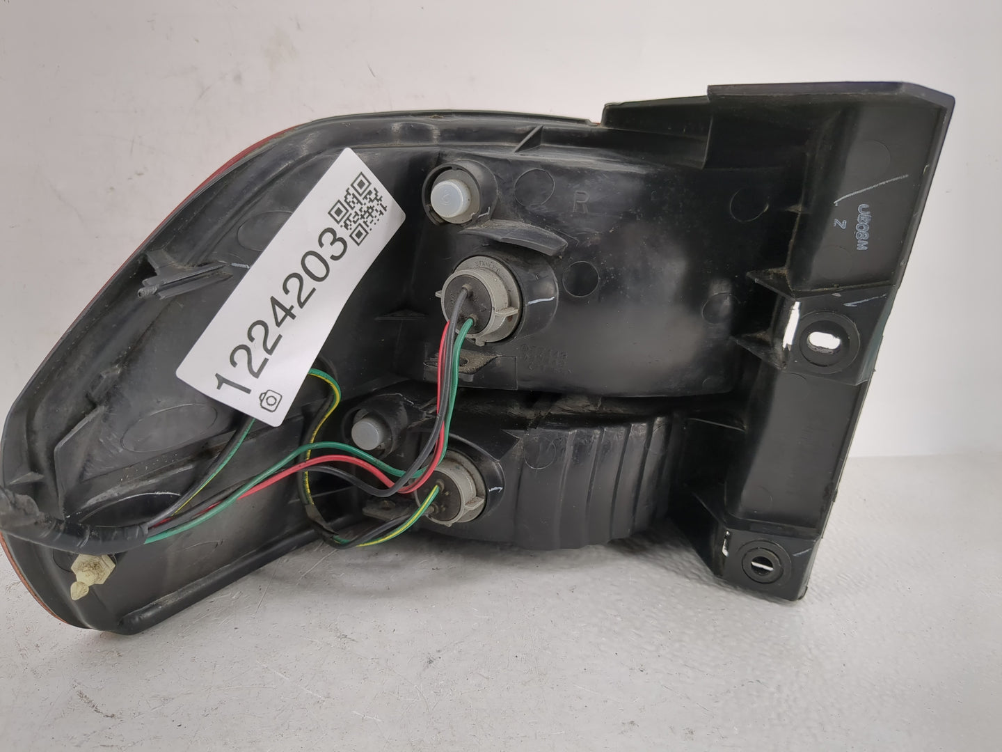 1999-2001 Honda Odyssey Tail Light Assembly Passenger Right OEM Fits Fits 1999 2000 2001 OEM Used Auto Parts - Oemusedautopa