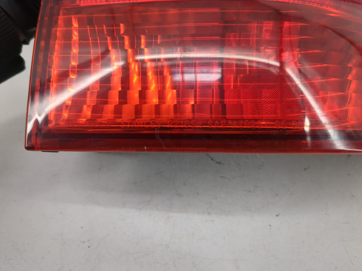 1999-2001 Honda Odyssey Tail Light Assembly Driver Left OEM P/N:047440 Fits Fits 1999 2000 2001 OEM Used Auto Parts - Oemuse