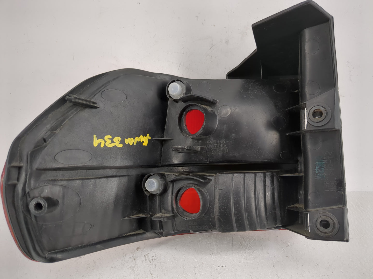 1999-2001 Honda Odyssey Tail Light Assembly Driver Left OEM P/N:047440 Fits Fits 1999 2000 2001 OEM Used Auto Parts - Oemuse