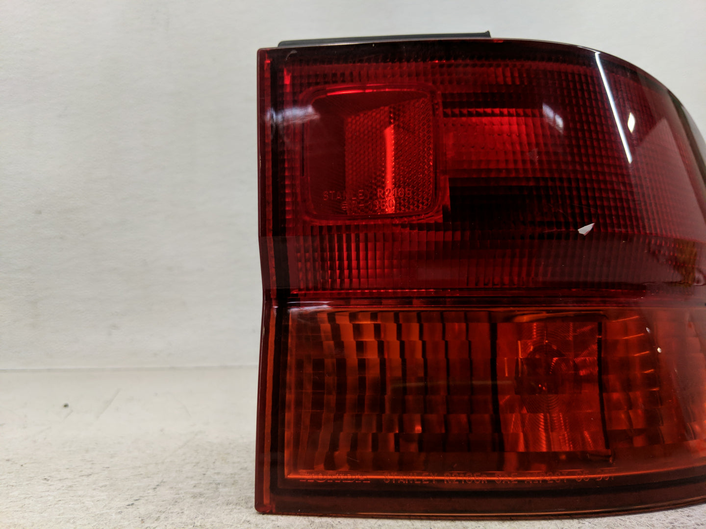 1999-2001 Honda Odyssey Tail Light Assembly Passenger Right OEM Fits Fits 1999 2000 2001 OEM Used Auto Parts - Oemusedautopa