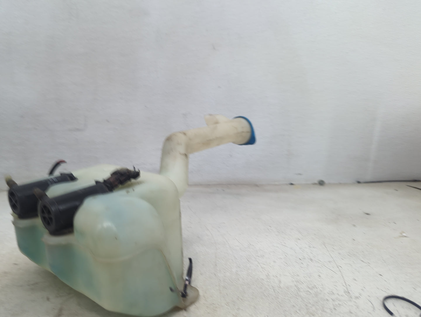 1999-2004 Honda Odyssey Windshield Washer Fluid Reservoir Bottle Oem 1473841 - Oemusedautoparts1.com