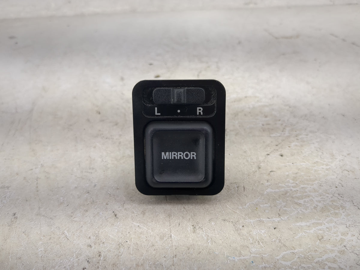 1999-2004 Honda Odyssey Passenger Right Power Window Switch - Oemusedautoparts1.com