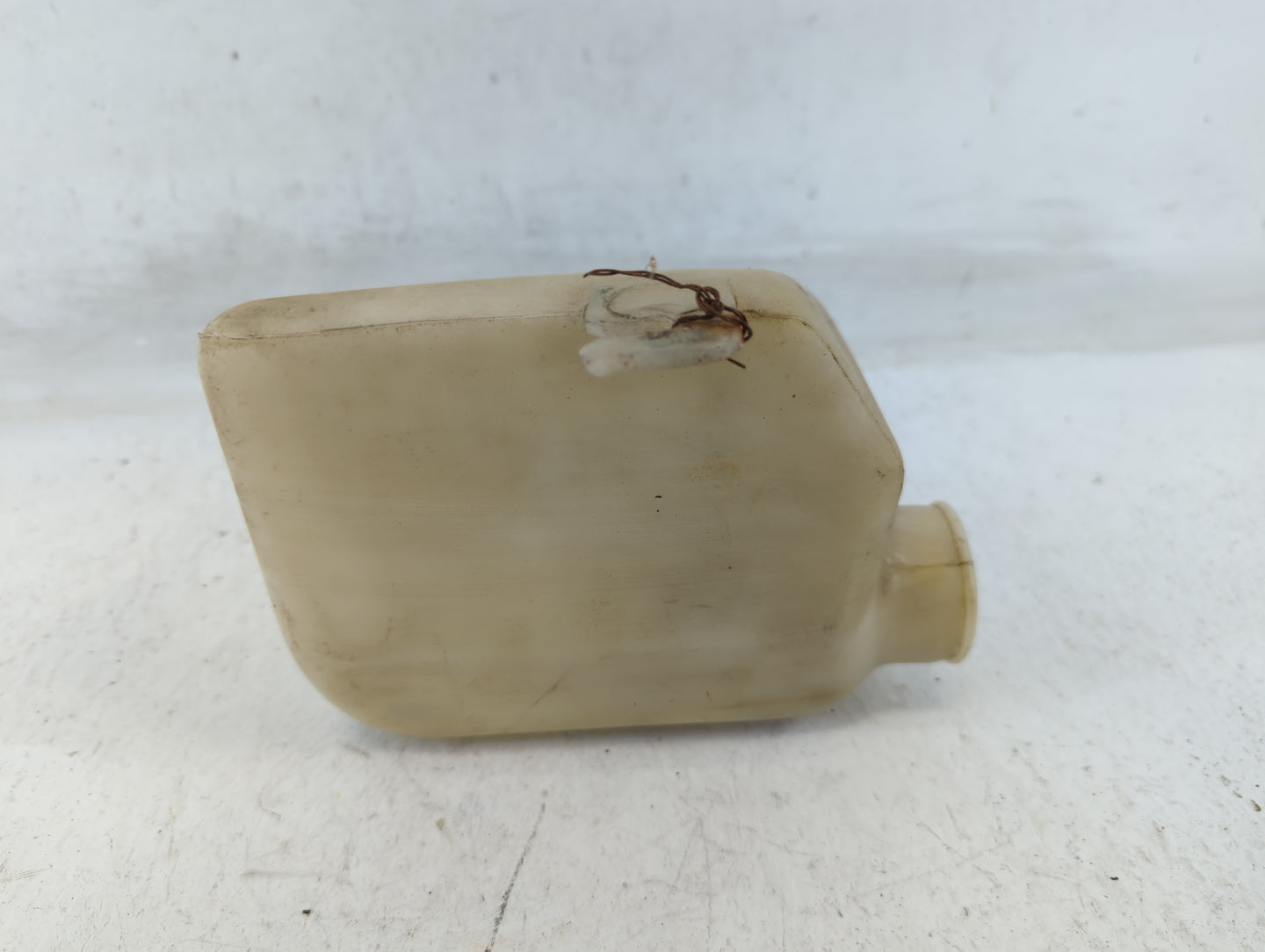 1998-2002 Honda Passport Radiator Coolant Overflow Expansion Tank Bottle - Oemusedautoparts1.com