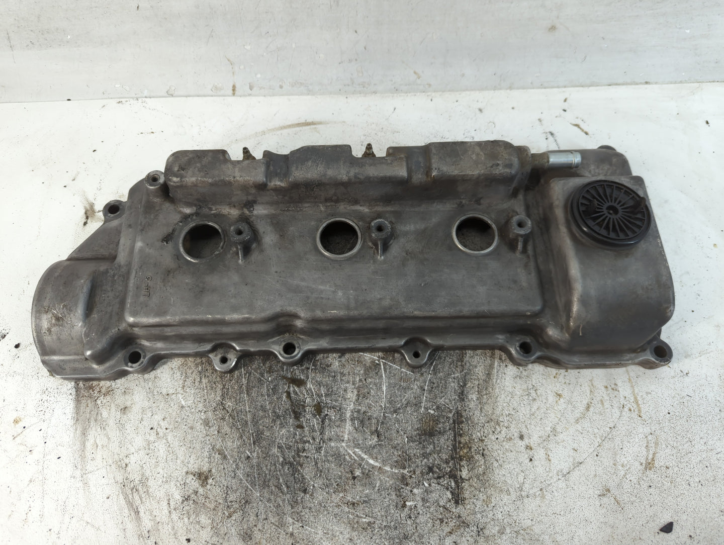 2000 Honda Prelude Driver Left Cylinder Head Valve Cover P/N:11212-0A021 Fits OEM Used Auto Parts - Oemusedautoparts1.com