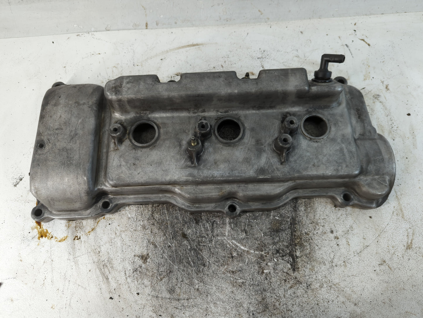 2000 Honda Prelude Driver Left Cylinder Head Valve Cover P/N:11211-0A011 Fits OEM Used Auto Parts - Oemusedautoparts1.com