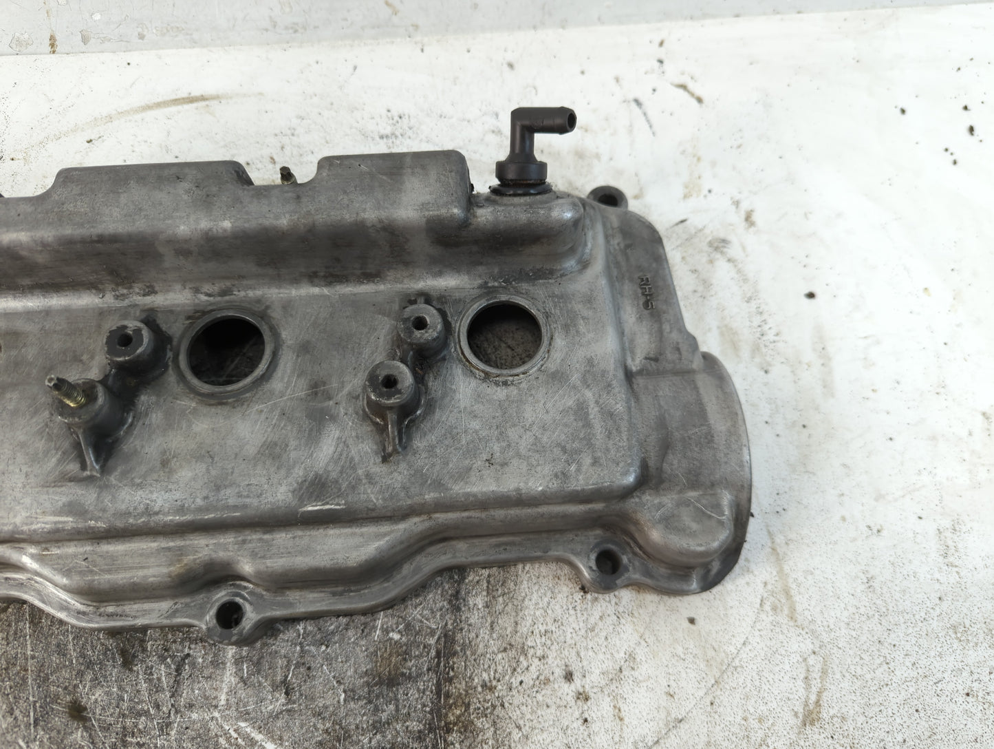 2000 Honda Prelude Driver Left Cylinder Head Valve Cover P/N:11211-0A011 Fits OEM Used Auto Parts - Oemusedautoparts1.com