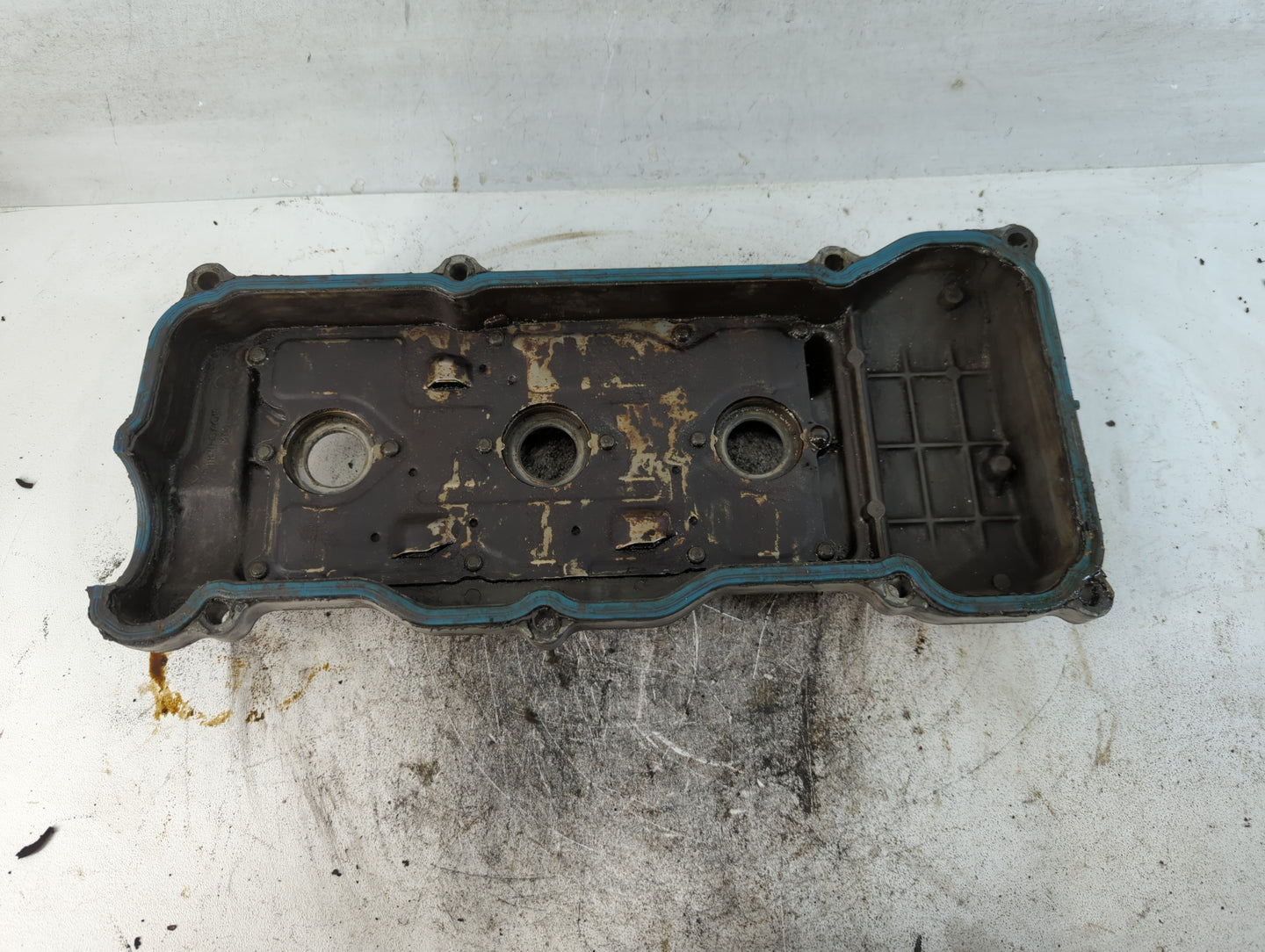 2000 Honda Prelude Driver Left Cylinder Head Valve Cover P/N:11211-0A011 Fits OEM Used Auto Parts - Oemusedautoparts1.com