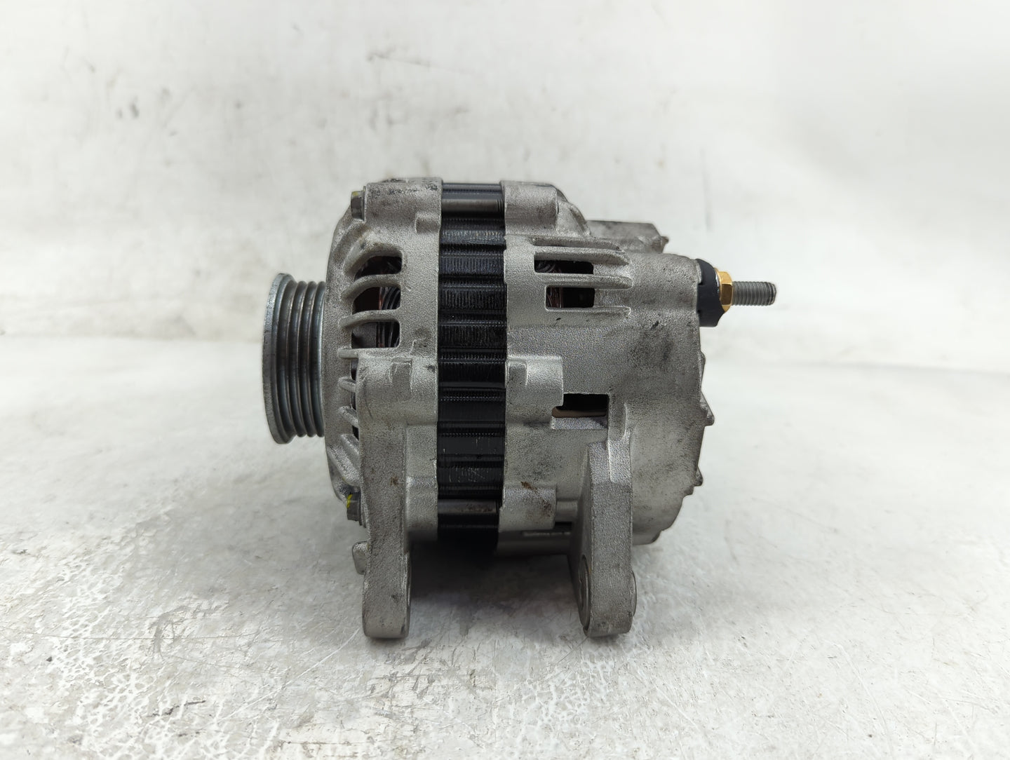 2000-2002 Hyundai Accent Alternator Replacement Generator Charging Assembly Engine OEM Fits Fits 2000 2001 2002 2003 2004 OE