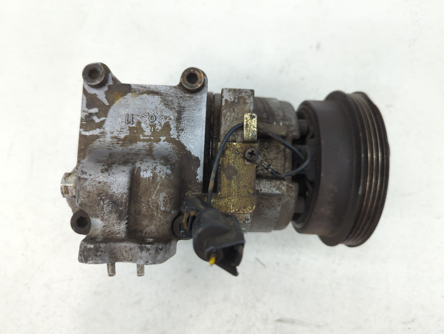 2000-2003 Hyundai Accent Air Conditioning A/c Ac Compressor Oem - Oemusedautoparts1.com