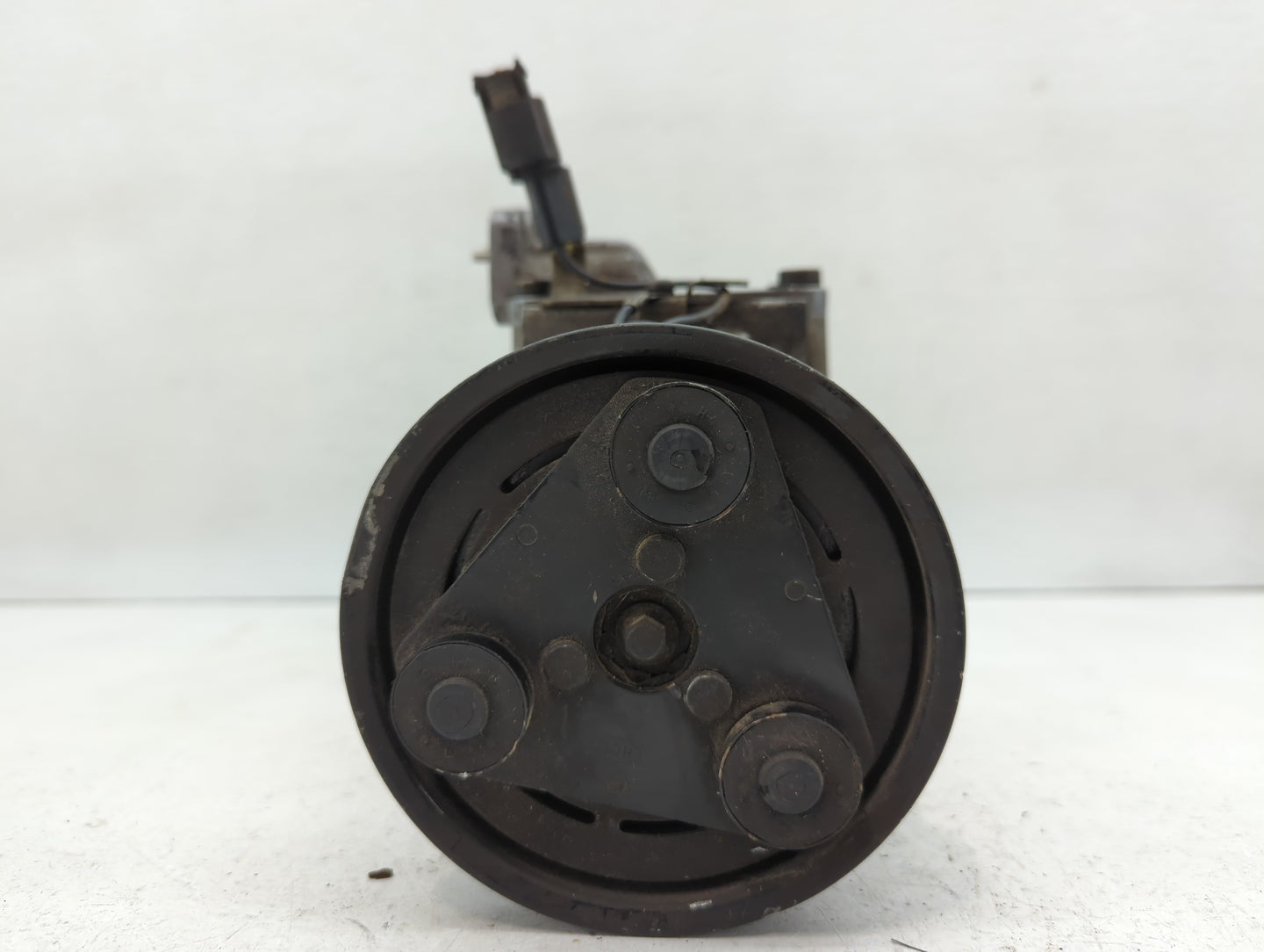 2000-2003 Hyundai Accent Air Conditioning A/c Ac Compressor Oem - Oemusedautoparts1.com