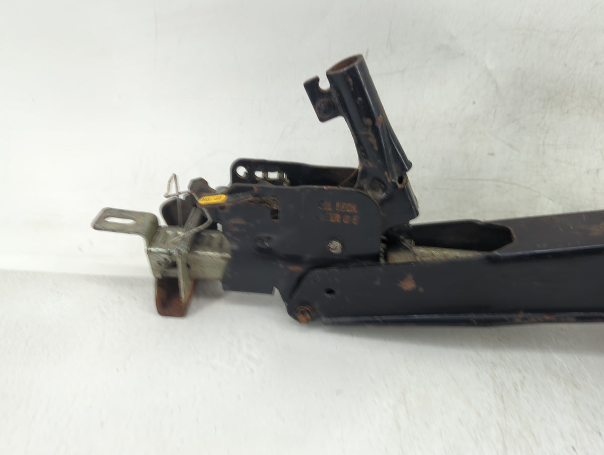 Hyundai Accent Spare Scissor Car Jack 880608 - Oemusedautoparts1.com