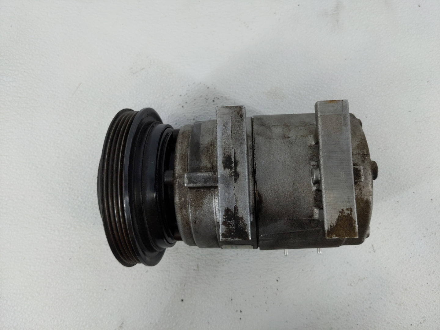 1998-2000 Hyundai Elantra Air Conditioning A/c Ac Compressor Oem - Oemusedautoparts1.com