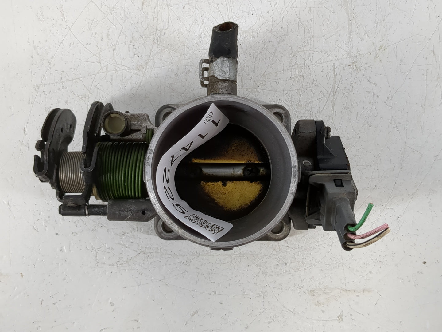 1996-2000 Hyundai Elantra Throttle Body P/N:35170-23000 Fits Fits 1996 1997 1998 1999 2000 2001 OEM Used Auto Parts - Oemuse