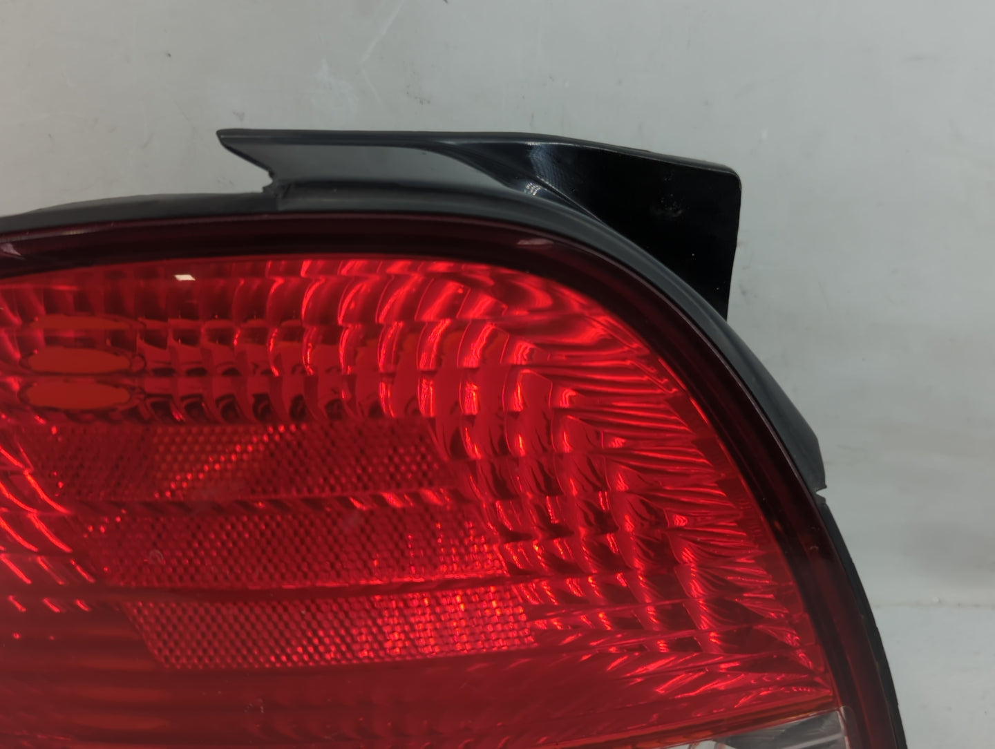 2000-2001 Hyundai Tiburon Tail Light Assembly Driver Left OEM Fits Fits 2000 2001 OEM Used Auto Parts - Oemusedautoparts1.co