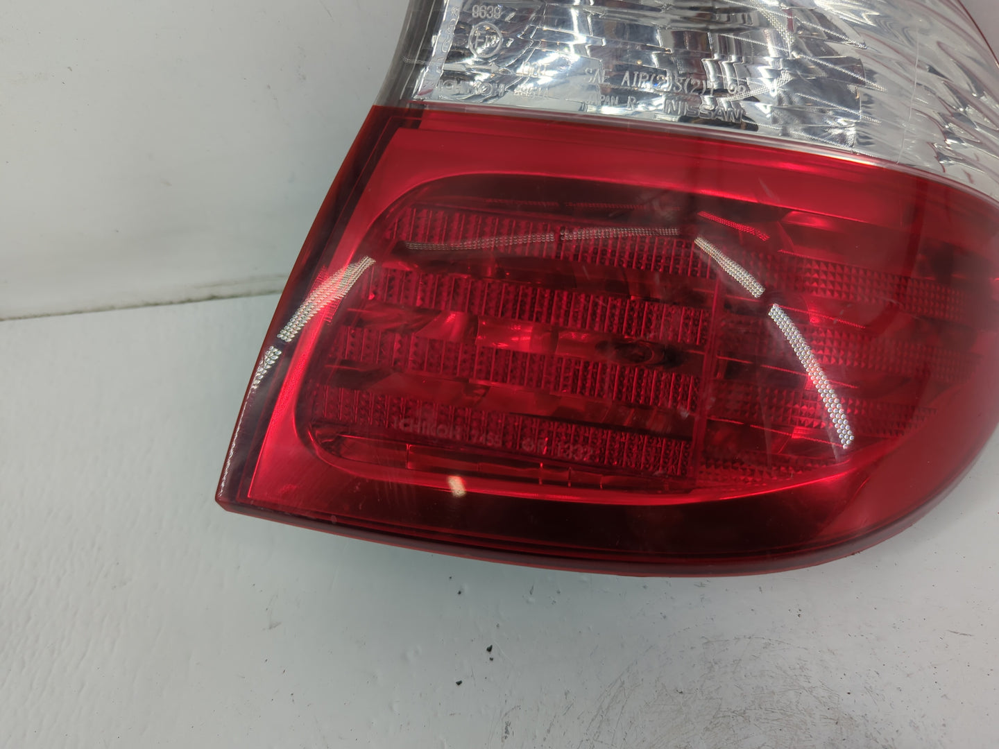2000-2001 Infiniti I30 Tail Light Assembly Passenger Right OEM P/N:7443 Fits Fits 2000 2001 OEM Used Auto Parts - Oemusedaut