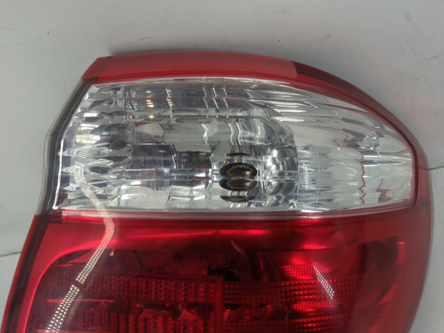 2000-2001 Infiniti I30 Tail Light Assembly Passenger Right OEM P/N:7443 Fits Fits 2000 2001 OEM Used Auto Parts - Oemusedaut