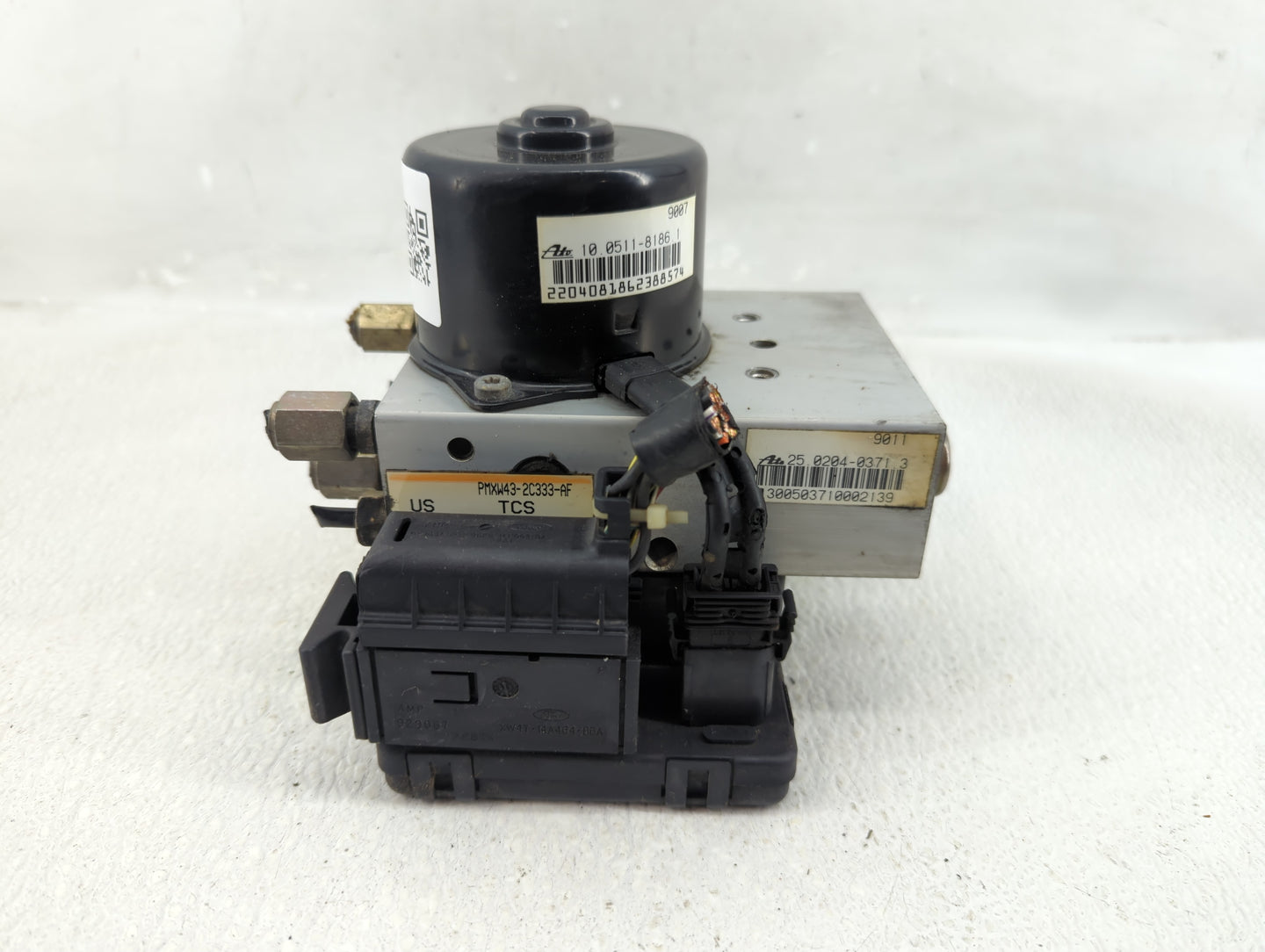2000 Jaguar S-Type ABS Pump Control Module Replacement P/N:10.0511-8186.1 Fits OEM Used Auto Parts - Oemusedautoparts1.com