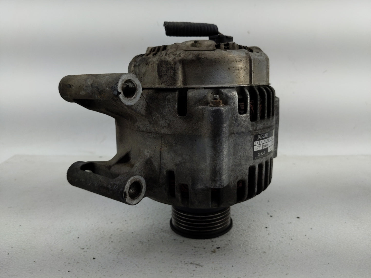 2000-2003 Jaguar S-Type Alternator Replacement Generator Charging Assembly Engine OEM P/N:XR83-10300-BC TN101211-7892 Fits O