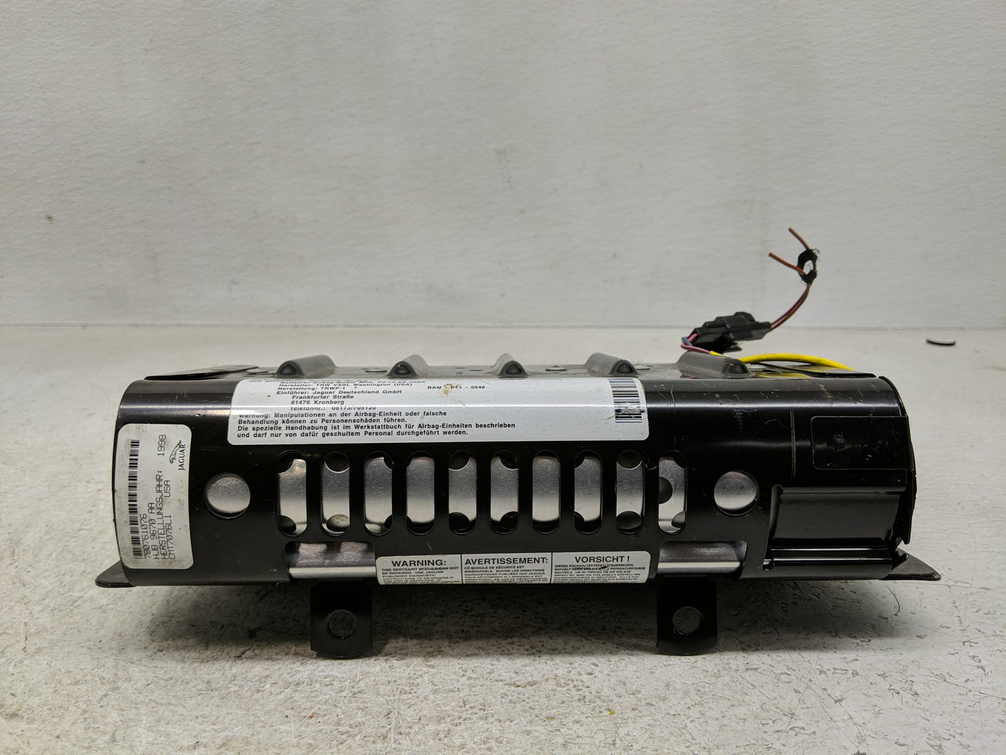1998-2000 Jaguar Xk8 Air Bag Passenger Right Dashboard OEM P/N:HJB 9670 AA Fits Fits 1998 1999 2000 OEM Used Auto Parts - Oe