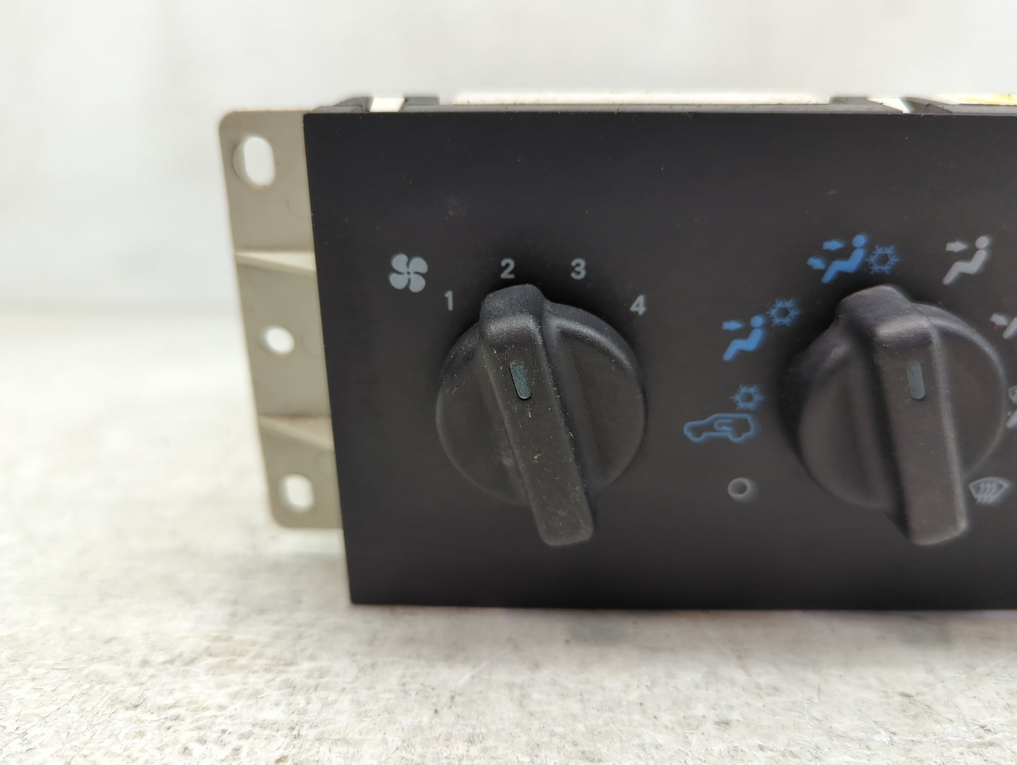 1999-2001 Jeep Cherokee Climate Control Module Temperature AC/Heater Replacement P/N:55036655D Fits Fits 1999 2000 2001 OEM 