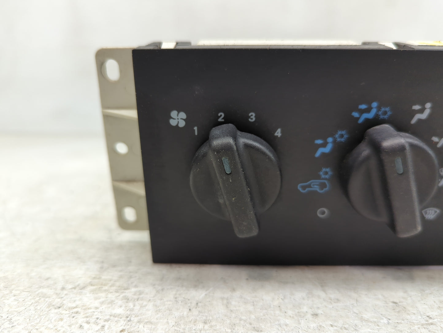 1999-2001 Jeep Cherokee Climate Control Module Temperature AC/Heater Replacement P/N:55036655D Fits Fits 1999 2000 2001 OEM 